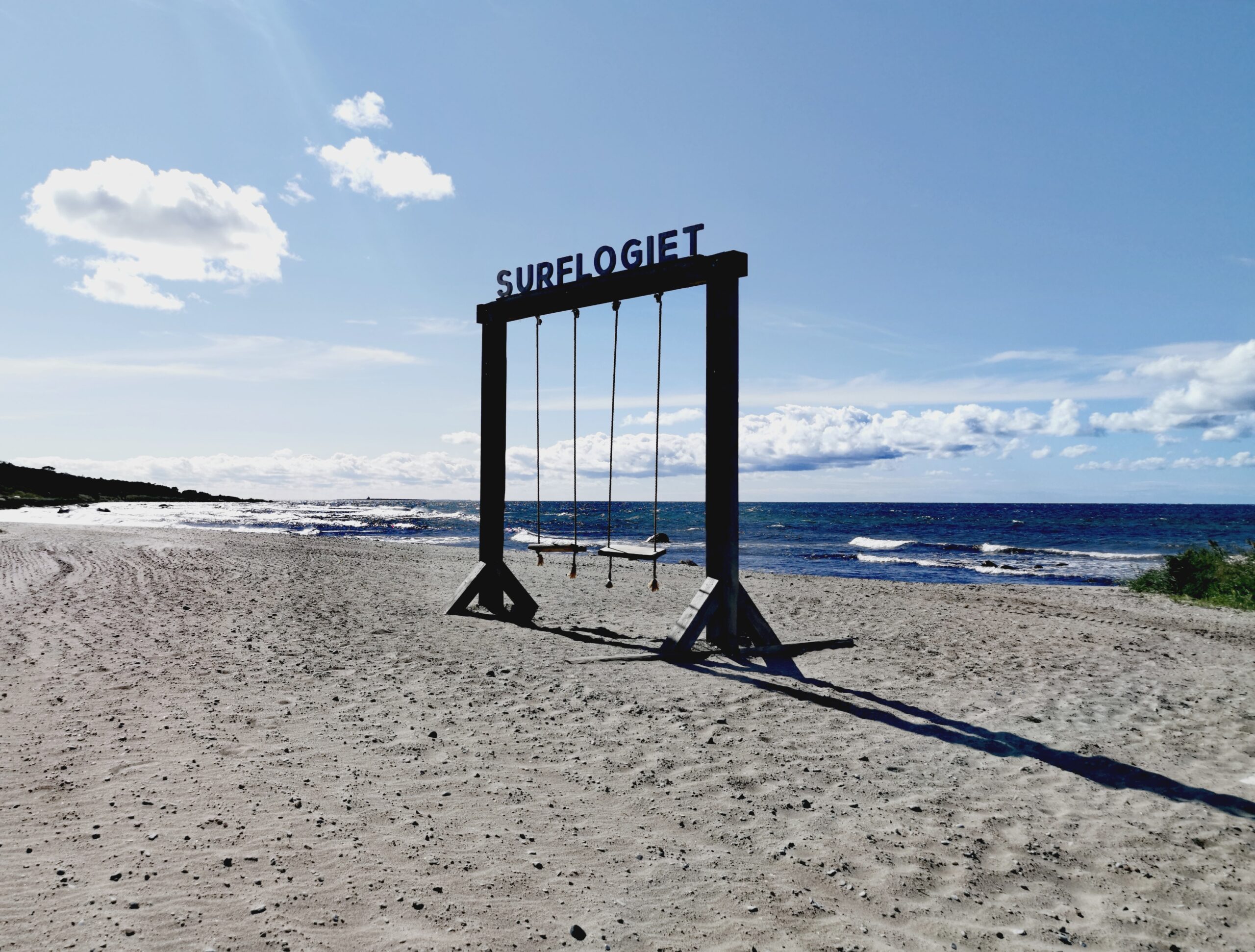 stor gunga på strand