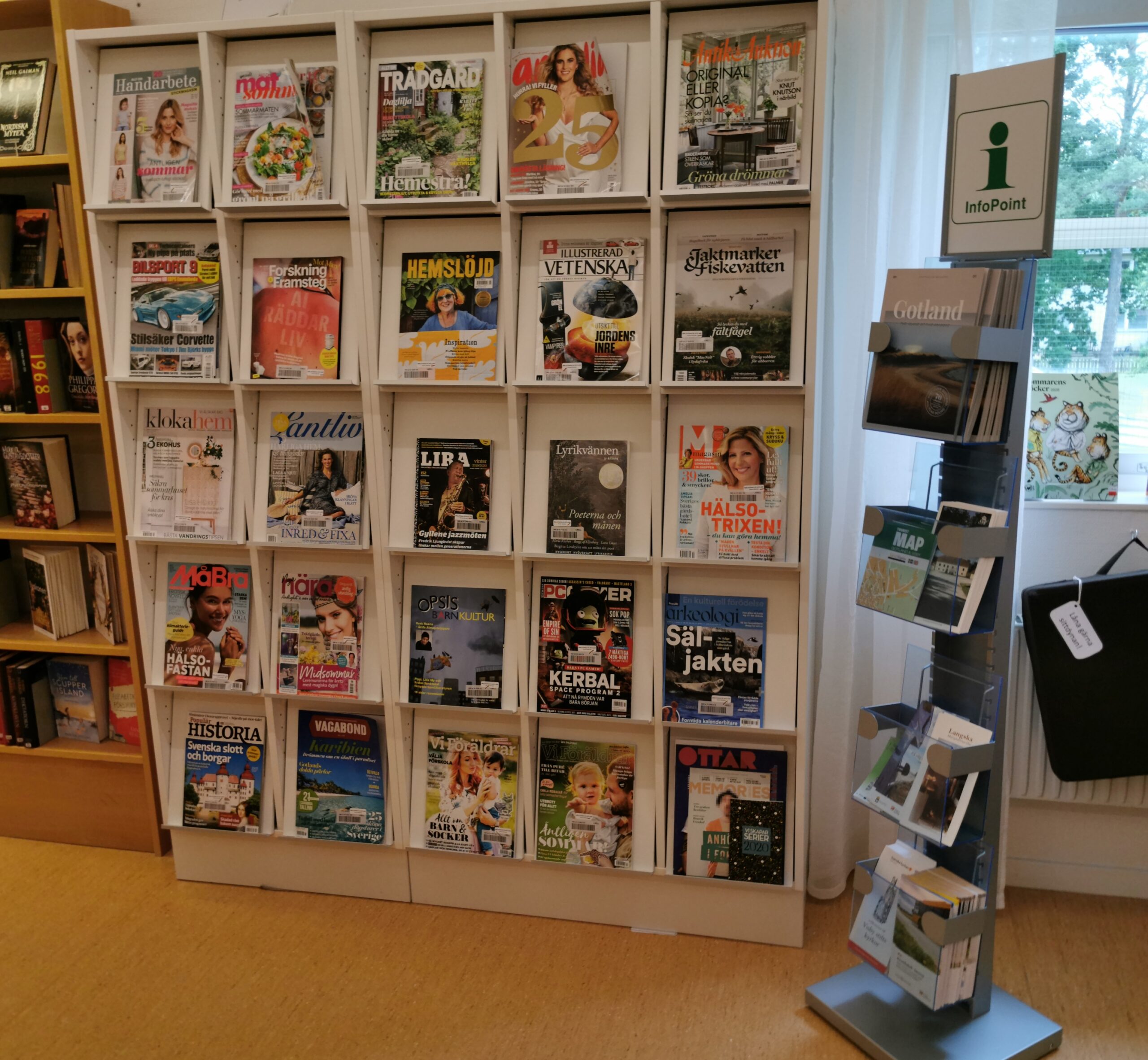 Turistbyroschyrer vid InfoPoint i Roma bibliotek