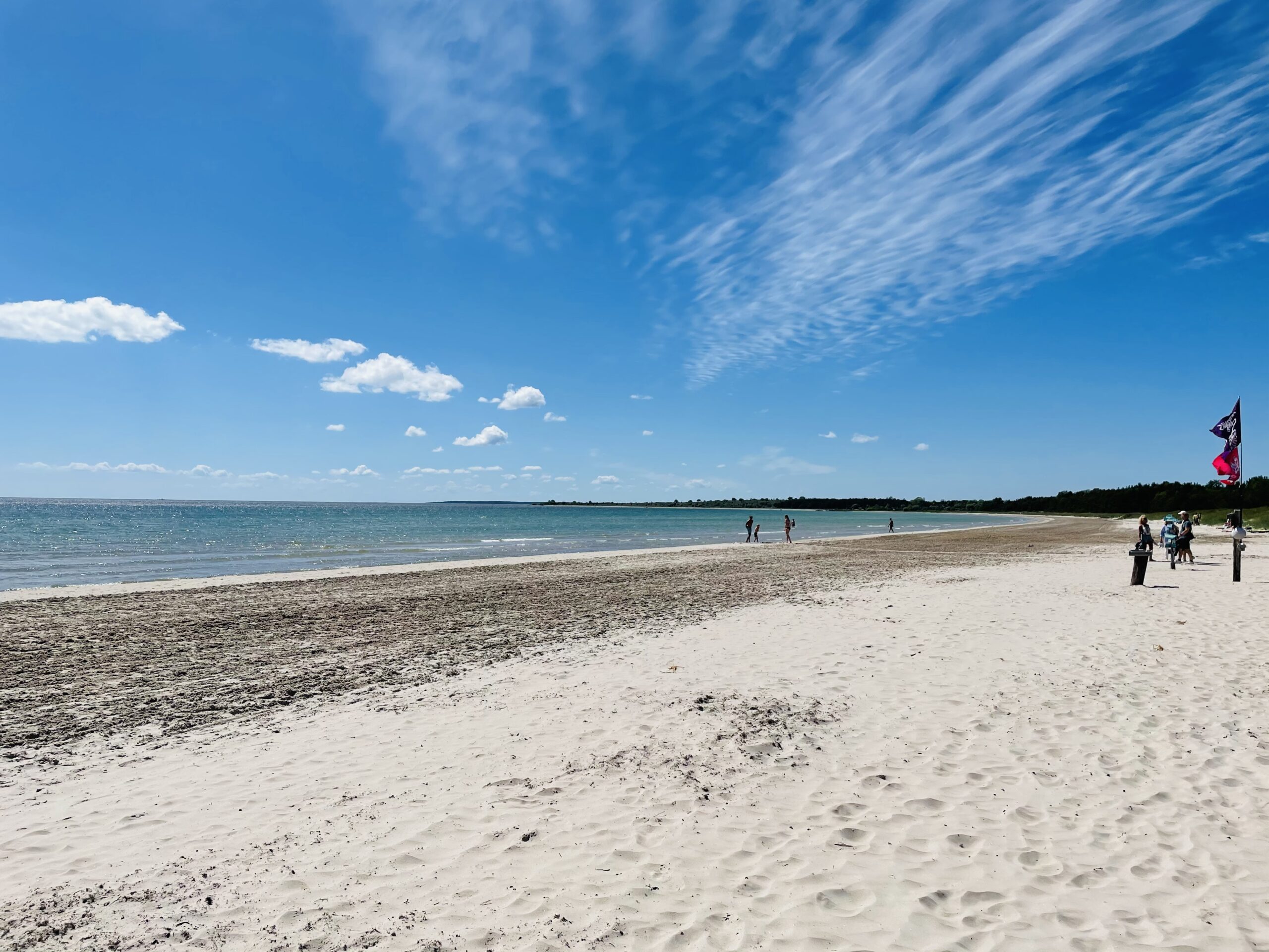 Den långa sandstranden vid Sudersand på Fårö
